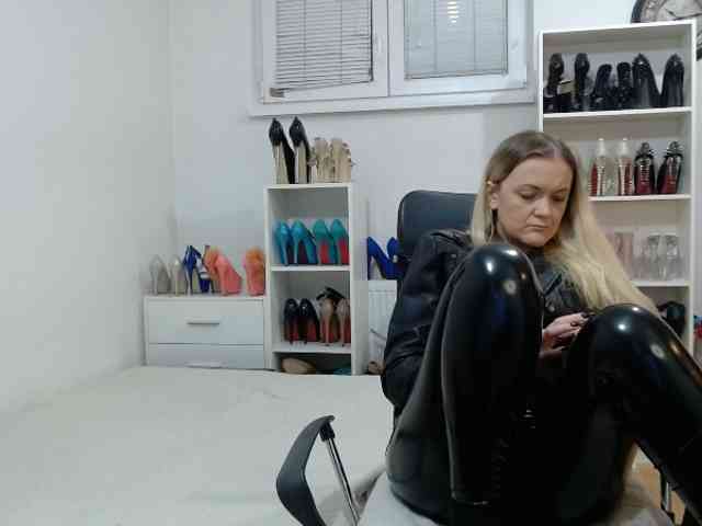 MisstressSabi webcam