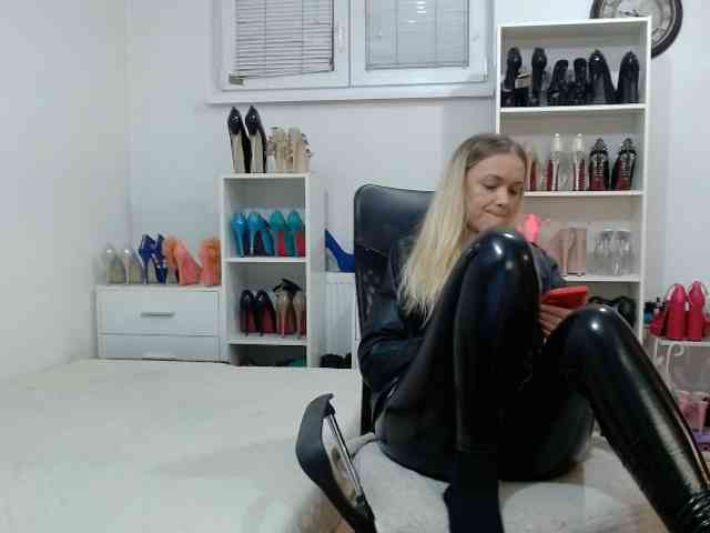 MisstressSabi webcam