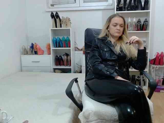 MisstressSabi webcam