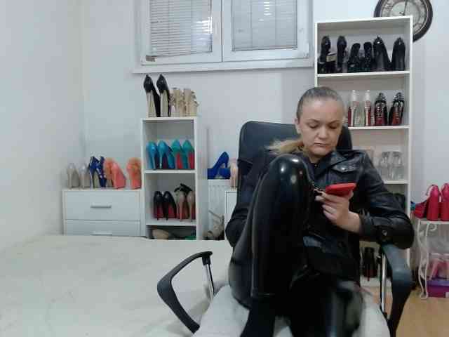 MisstressSabi webcam