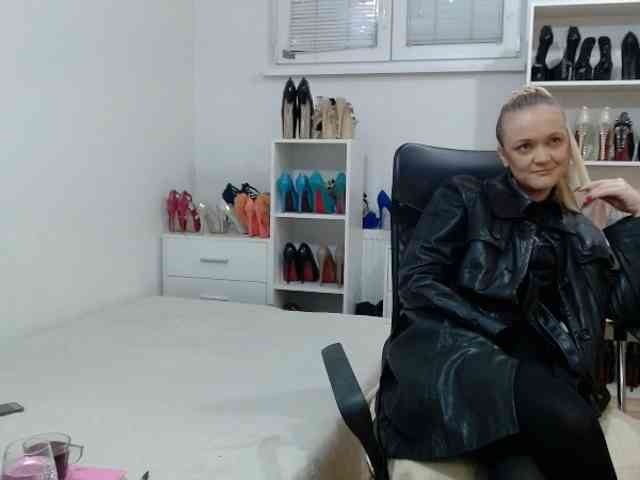 MisstressSabi webcam