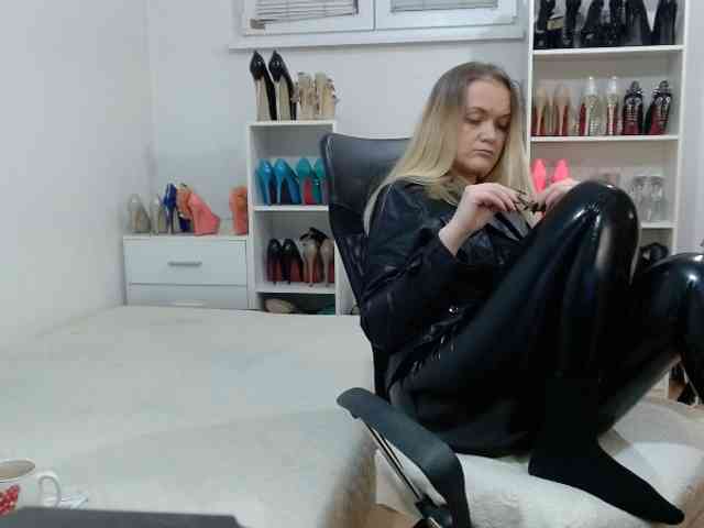 MisstressSabi webcam