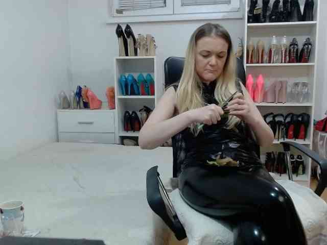 MisstressSabi webcam