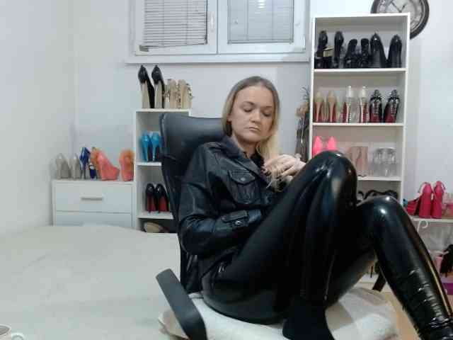 MisstressSabi webcam