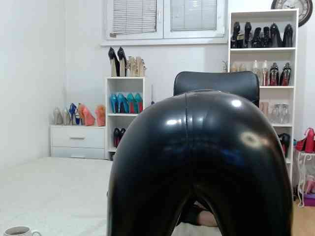 MisstressSabi webcam