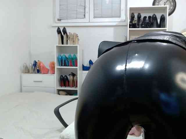 MisstressSabi webcam