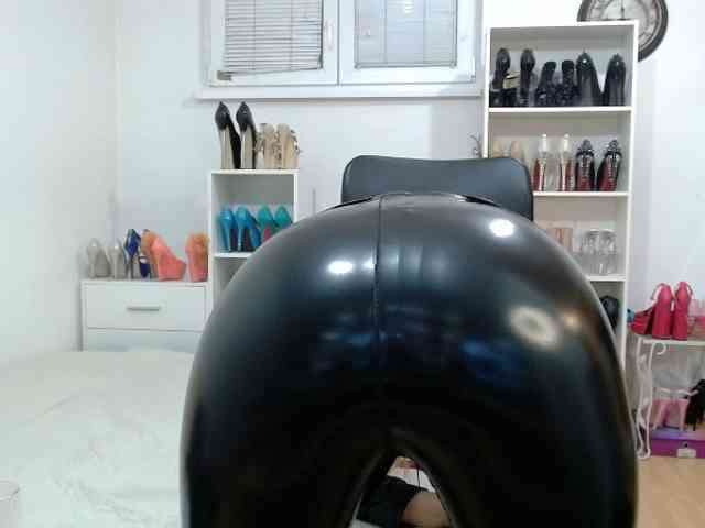 MisstressSabi webcam