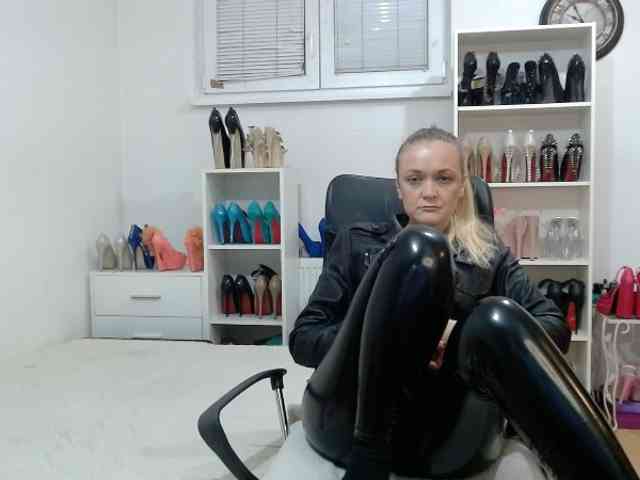 MisstressSabi webcam