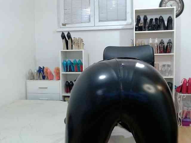 MisstressSabi webcam