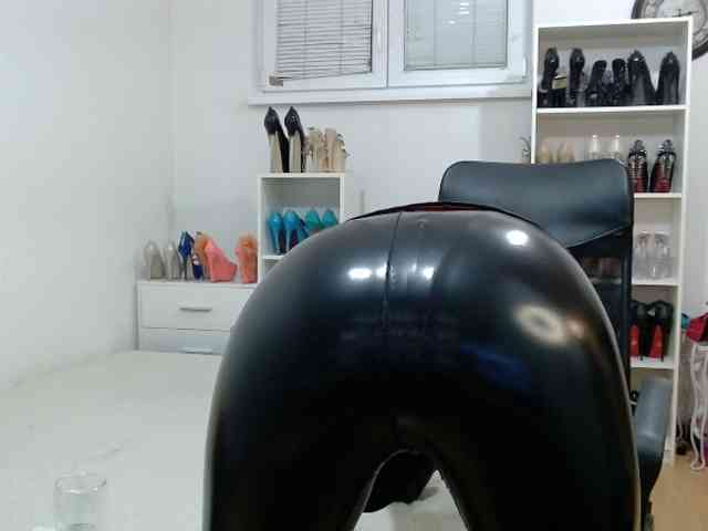 MisstressSabi webcam