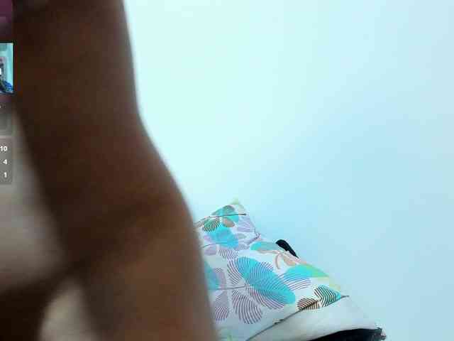 Naomii18 webcam