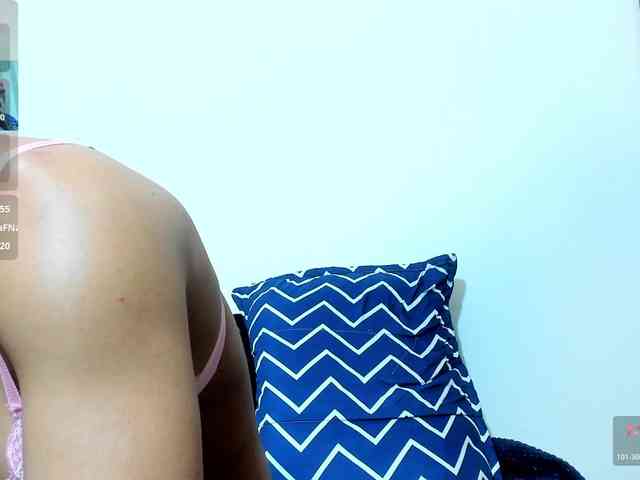 Naomii18 webcam