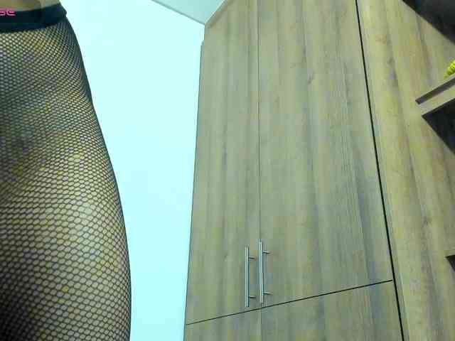 Naomii18 webcam
