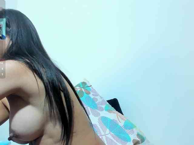 Naomii18 webcam
