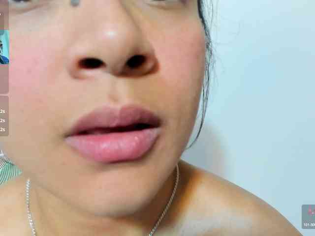 Naomii18 webcam