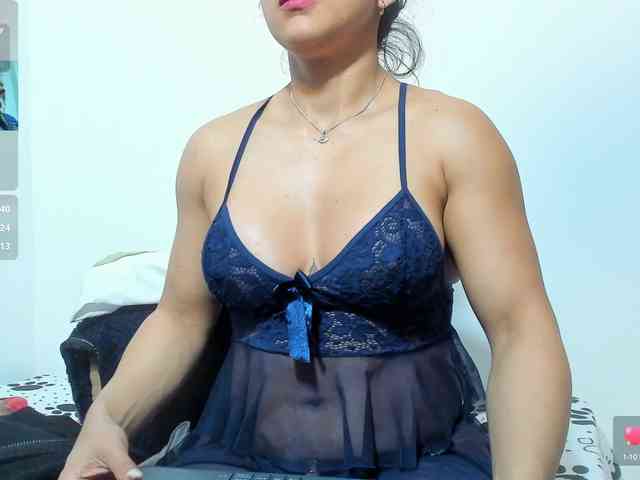 Naomii18 webcam