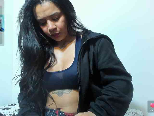 Naomii18 webcam