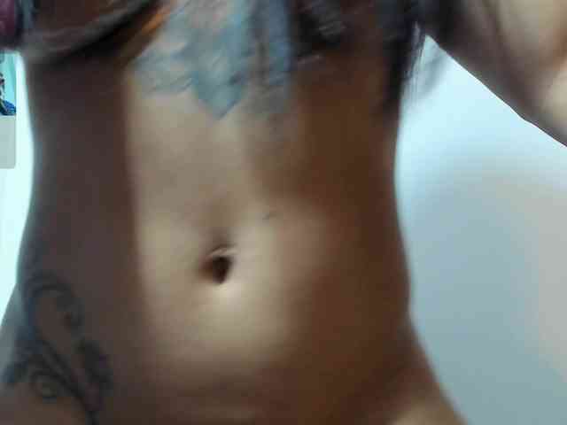 Naomii18 webcam