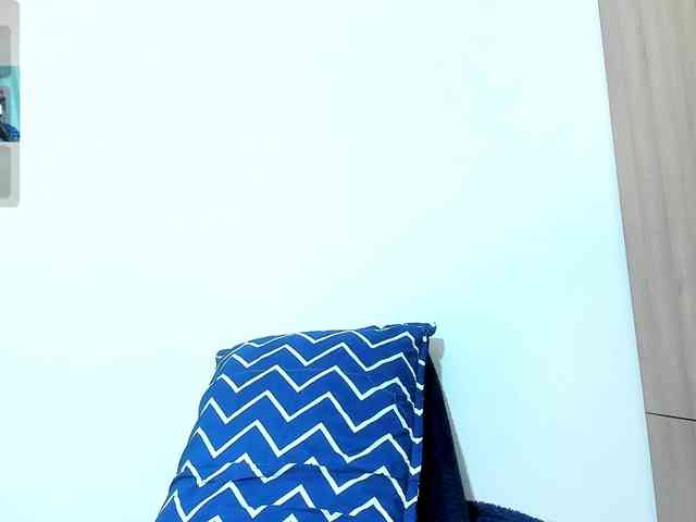 Naomii18 webcam