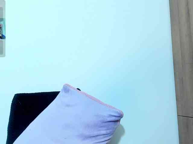 Naomii18 webcam