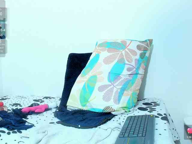 Naomii18 webcam