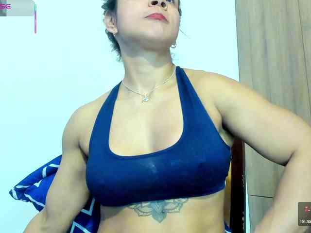 Naomii18 Live Webcam on BongaCams