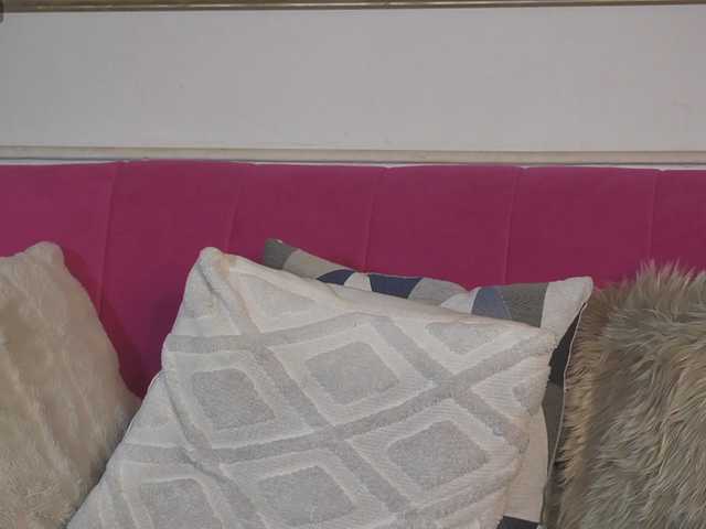 LoriMinelli's BongaCams show and profile