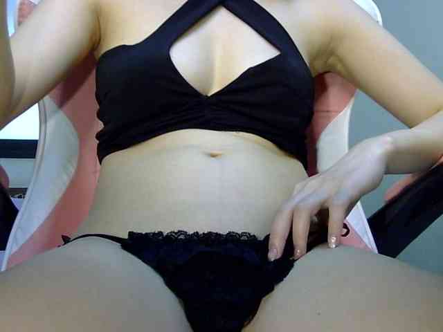 Ta-kara Live Webcam on BongaCams