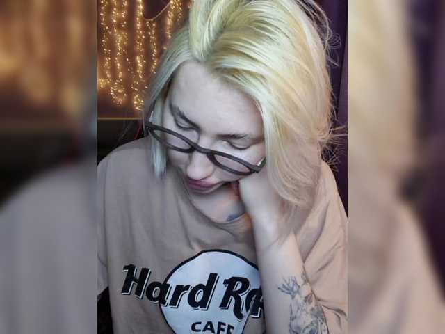 a-squirter's BongaCams show and profile