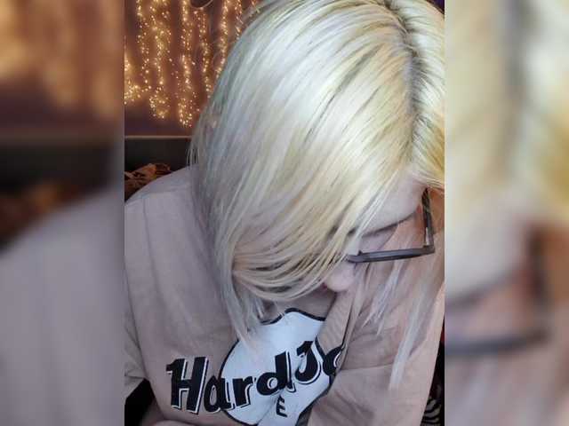 a-squirter's BongaCams show and profile