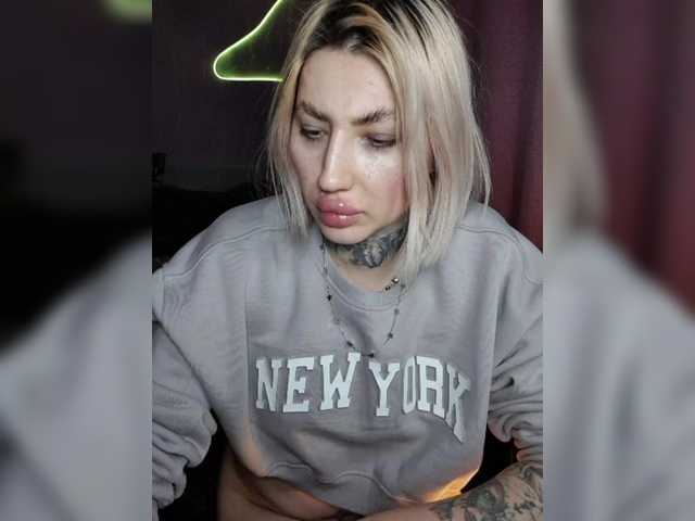 a-squirter's BongaCams show and profile