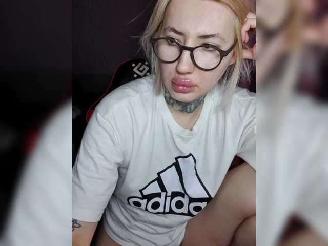 a-squirter's BongaCams show and profile