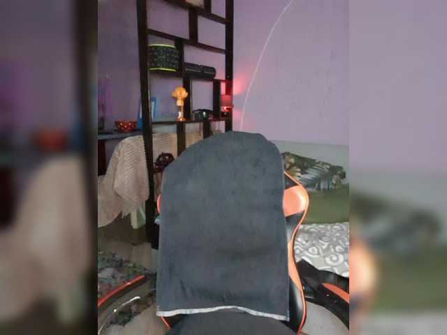 a-squirter's BongaCams show and profile