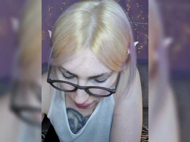 a-squirter's BongaCams show and profile