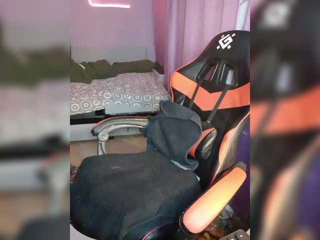 a-squirter's BongaCams show and profile