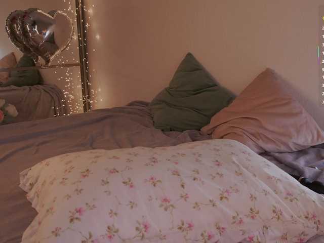 evie-sapphire's BongaCams show and profile