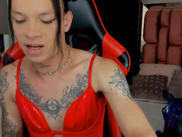 taylor-hot-xx