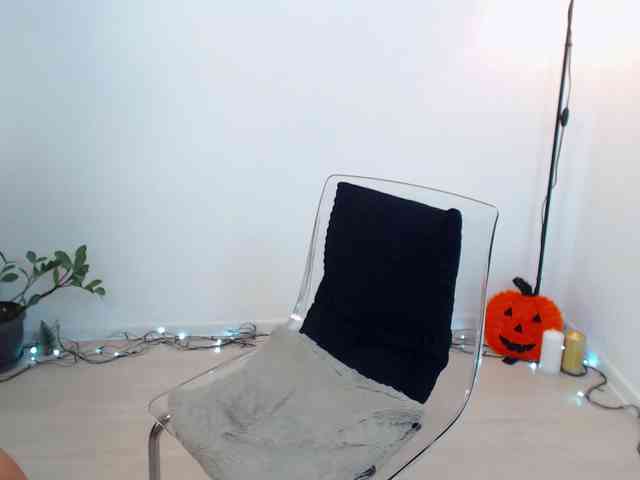 LovelyBrownie webcam