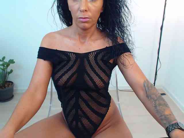 LovelyBrownie webcam