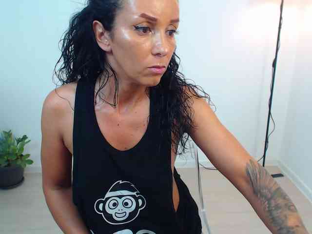 LovelyBrownie webcam