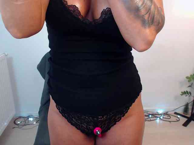 LovelyBrownie webcam