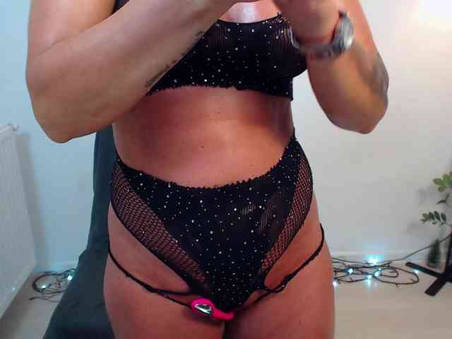 LovelyBrownie webcam