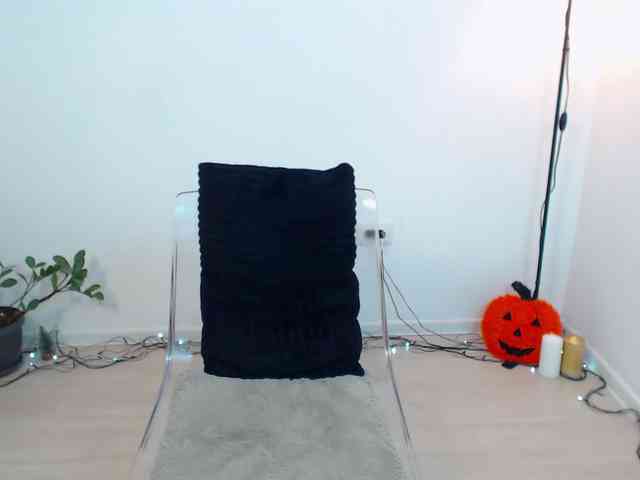 LovelyBrownie webcam