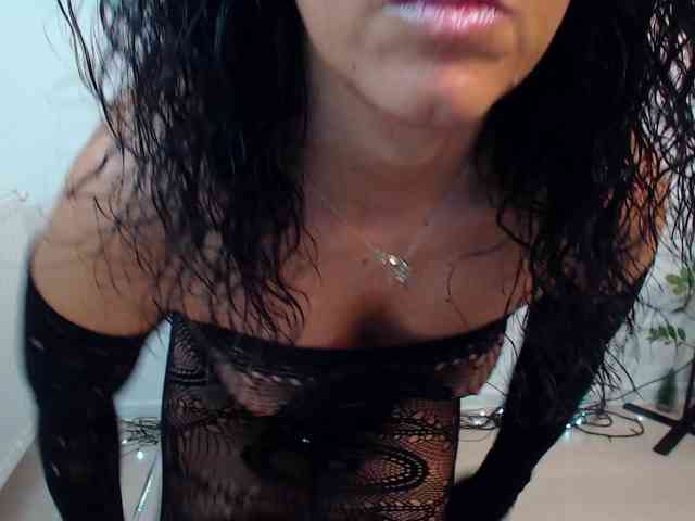 LovelyBrownie webcam