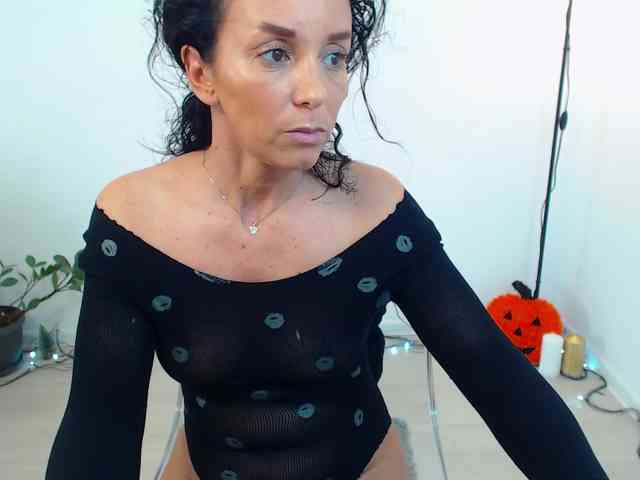 LovelyBrownie webcam