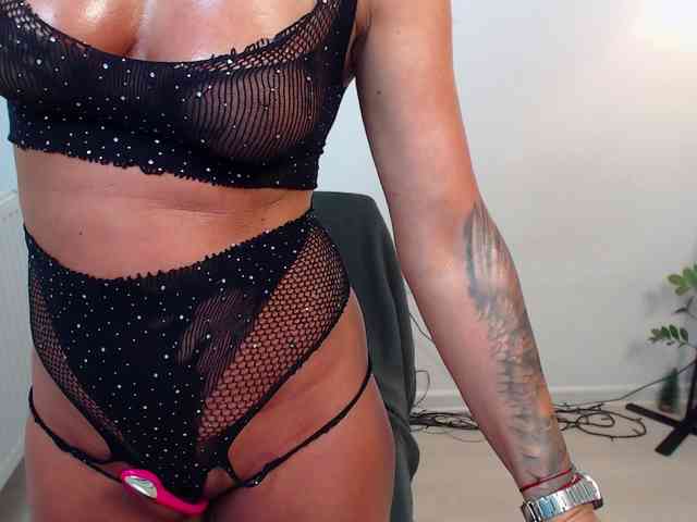 LovelyBrownie webcam