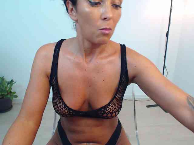 LovelyBrownie webcam