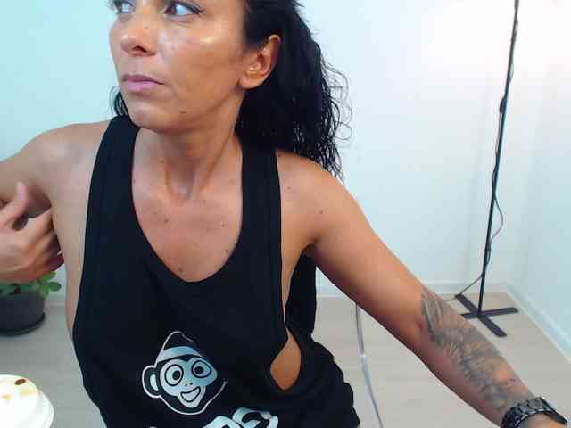 LovelyBrownie webcam