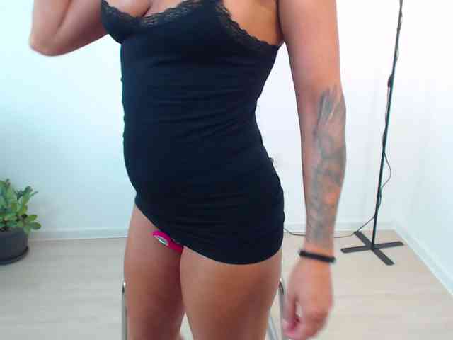 LovelyBrownie webcam