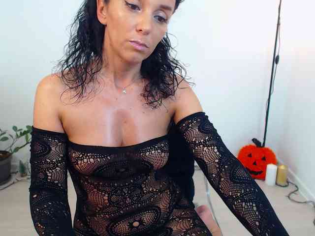 LovelyBrownie webcam